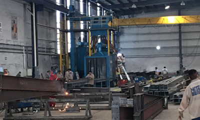 Roller Conveyor Shot Blasting Machine with 8 Blast Turbines in Mexico