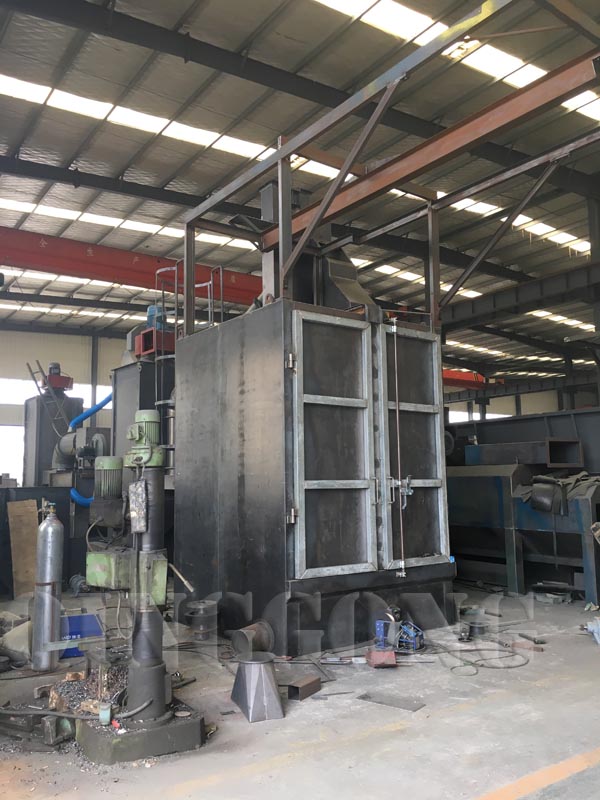 hanger type shot blasting machine to blast bicycle frame 2