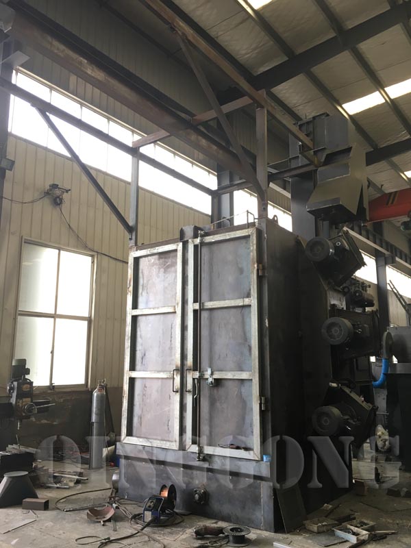 hanger type shot blasting machine to blast bicycle frame 1