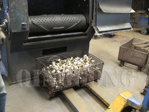 Bolts and nuts shot blasting machine 1.jpg