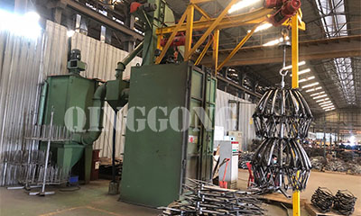 Bicycle frame hanger type shot blasting machine for Thailand customer