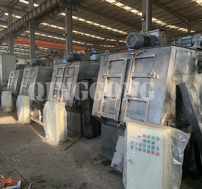 Five sets tumble belt shot blasting machine for Qatar customer2.jpg