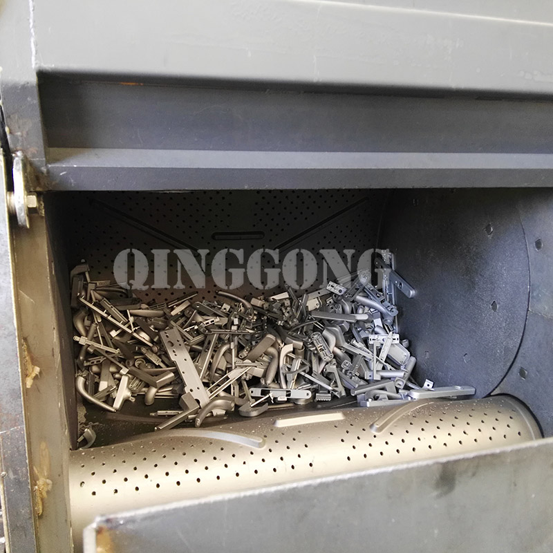 What are the reasons for the blackening and peeling of the casting after shot blasting 3.jpg