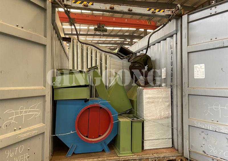 Sandblasting room shipped to Canada 3.jpg