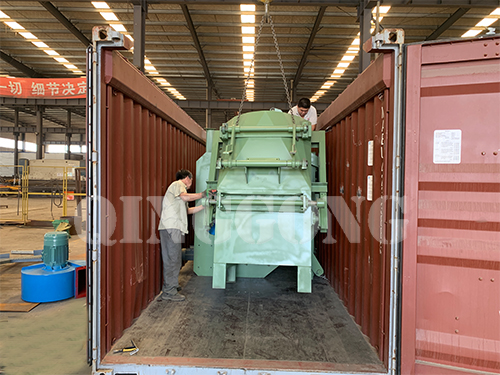 Barrel type shot blasting machine shipped to America 3.jpg