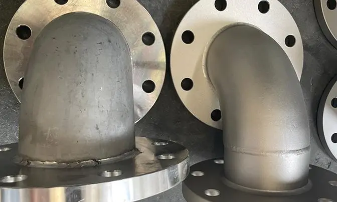 What kind of shot blasting machine should be used for stainless steel workpieces?